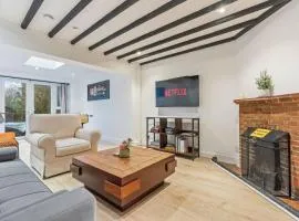 Traditional 2 Bed Cottage, Otford, Games Room, Sleeps 4, Parking