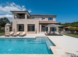Villa Vignara by Briskva