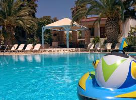 Patmos Garden, отель с бассейном в Скале