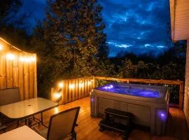 Relaxing Chalet Getaway with Spa Fireplace & BBQ
