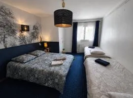 Chambre de 4 Sanctuaire de Lourdes - Cuisine partagée et Salle de Bain Privée