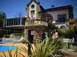 Hotel y cabañas FATVIAL 4 de Abril
