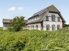 Awesome Home In Højer With Wifi