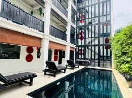 99 The Gallery Hotel