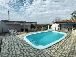 Casa com piscina, fácil acesso a Raposo Tavares