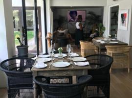 Ferns Country Lodge, Hotel in Mahikeng
