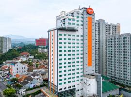 HARRIS Hotel & Conventions Ciumbuleuit Bandung, hotelli kohteessa Bandung