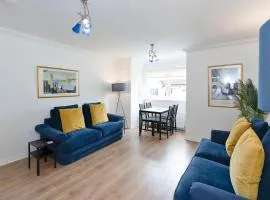 GuestReady - Stylish Apt w/ Parking near Edinburgh