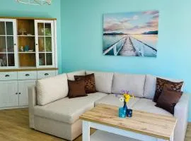 Kranevo Modern Vintage Retreat - 6 Min to Beach