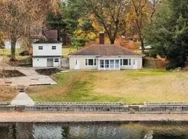 Lakefront Escape- Hot Tub & Putt-Putt