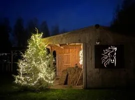 Cabin Margot with wood-fired hot tub in the garden