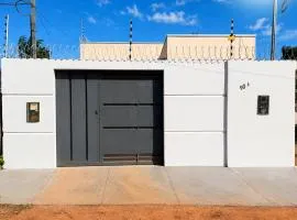 Casa completa com 2 quartos no Bairro Alvorada