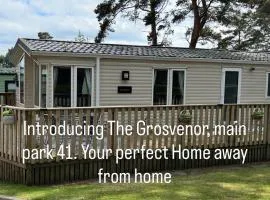 Static Caravan Sleeps 4 with Parking and Balcony