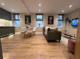Dog-Friendly 2-Bed Apartment on the Ground Level