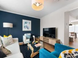 Largs Bay Stay - Relaxed Beachside Retreat with BBQ