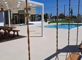 Fanes Breeze Lodges - Lodge Olive