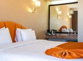 Intouriste Hotel & Suites