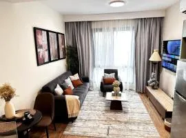 Stylish 1Bedroom, 1 Bathroom Duplex,Airport West