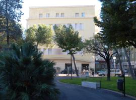 Hotel Ambra Palace, отель в Пескаре