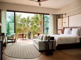 Four Seasons Resort and Residences Red Sea at Shura Island, hotel em Ḩanak