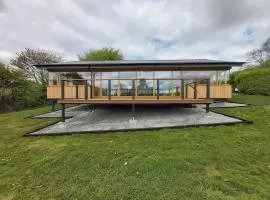 The Pavilion - Luxury Lodge in peaceful village