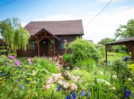Agroturystyka Pod Lipą، فندق في Iwaniska