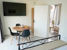 Zoe Apartment Port View A