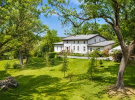 Folwark Wierzchy, hotel Wierzchyben