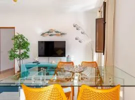 Rare 2 Suite Apt in the Historic Center - 110m to Beach