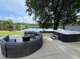 Lakefront Escape- Hot Tub & Putt-Putt