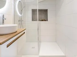 L'Orée , Studio romantique pour couples, Nature, Randonnée, Jura alsacien , Sundgau, Proche salles de Mariages, Route de la Carpe Frite, Route des Vins d'Alsace, Accès Facilité pour Chaises Roulantes, Parking gratuit, Borne de recharge véhicule électrique