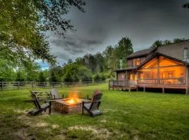 Creekside Cabin- 15 Mins from Downtown Blue Ridge