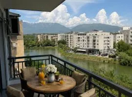 Prestige Lake View Apartment Tirana