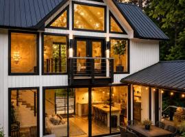 Fall Hideaway - VailsBluff - Romantic Escape, hotel di Broken Bow