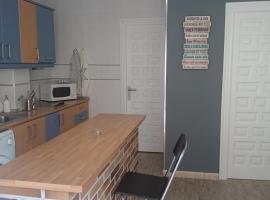 Apartamento Cigüeña, cheap hotel in Zaragoza