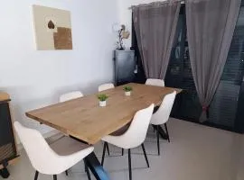 Lovely Villa T4, jusqu'à 6 personnes, au pied du Jura, Ain
