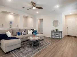 Modern Home Near RandolphAFB with Coffee Bar and Private Yard