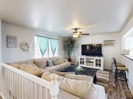 History, Hikes & Cozy Nights: Parowan Gem w/ Deck!