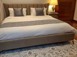 luxury 2 Bedroom Private Residence with Garden Sundowner Hotel