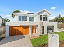 Southside Sanctuary - Architectural Retreat by Beach