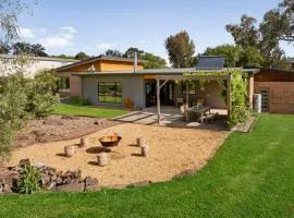 Relax & Explore Mansfield Spacious Family Retreat Near Mt Buller