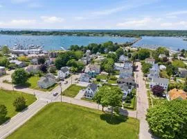 Historic Harbor House 5BR Stonington Borough Home Near Mystic