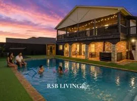 Sophisticated 5BR 2,5BA Holiday Villa - Pool Sauna Hot Tub