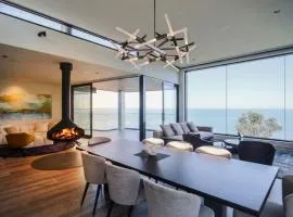Somers Sanctuary - Clifftop Luxury with Pool & Sauna