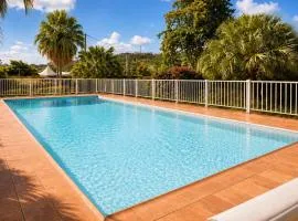 Le Palmier Bleu, Spacious Duplex with Pool