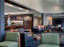 Courtyard by Marriott Pittsburgh Airport，科里奧波利斯的飯店