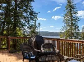 Lake CDA View 4BR Sleeps 12 Dog-Friendly