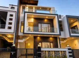 Palam Villa