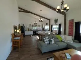Dale Cottage - Firepit, private pool and pet friendly garden