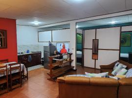 케포스에 위치한 호텔 Comfortable fully equipped apartment just 6 kilometers from Manuel Antonio, with parking and fast WiFi
